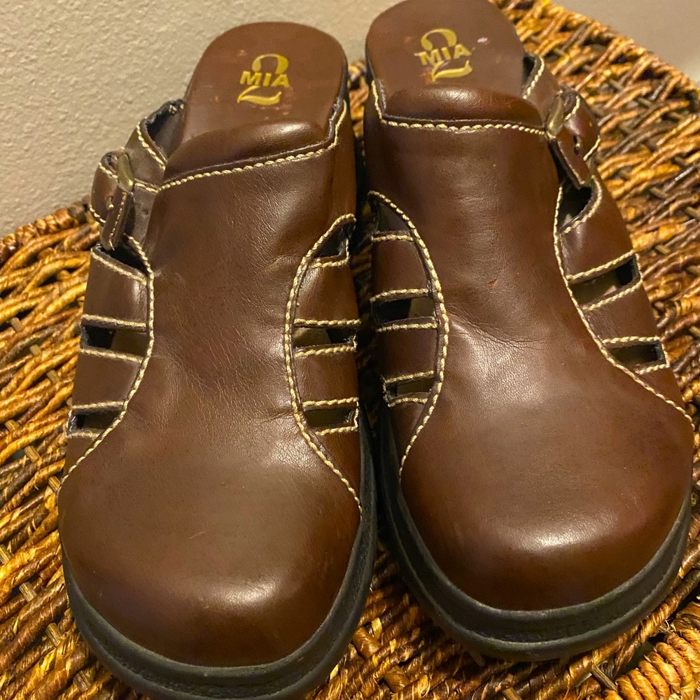 Size 10 Chunky vintage mules